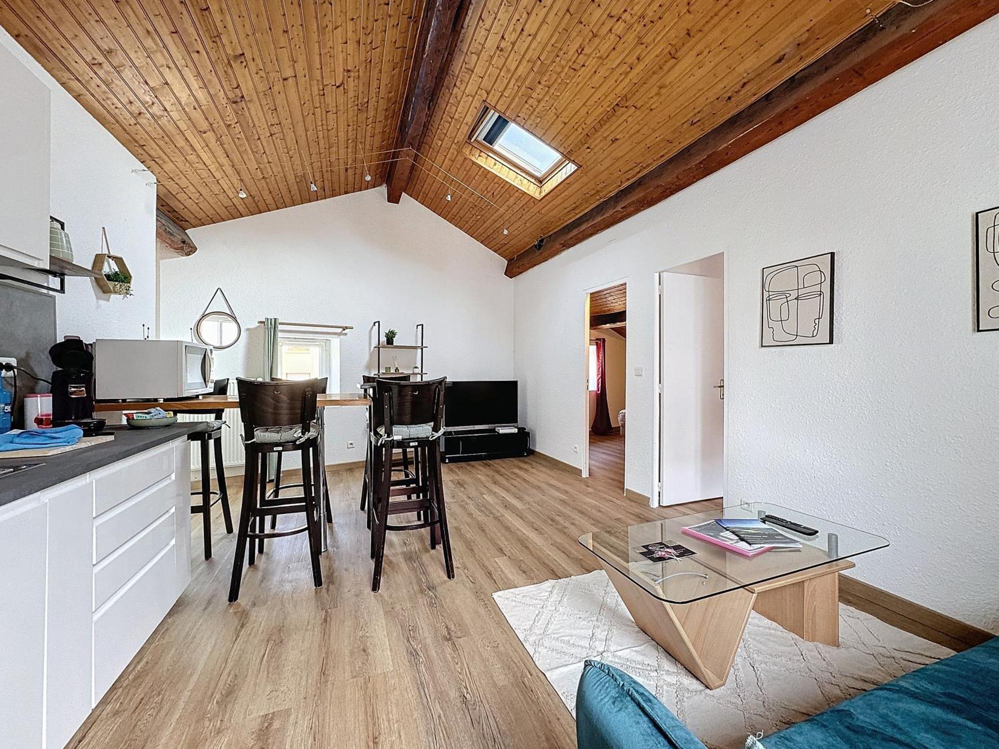 F3 Refait à Neuf En Centre Liberation * Clermont-Ferrand